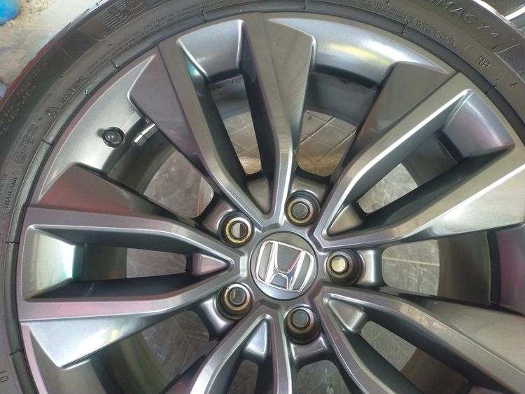 แม็กฮอนด้า ขอบ18 พร้อมยางมิชลิน 225 50 18 ปี23 แม็กสวยทุกวงไม่คดไม่ดุ้งไม่แตก ยางสวยทุกเส้นตามรูป  ใส่ HRV ได้ทุกรุ่น รูปที่ 5