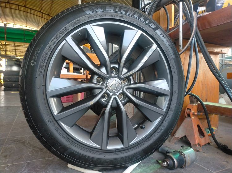 แม็กฮอนด้า ขอบ18 พร้อมยางมิชลิน 225 50 18 ปี23 แม็กสวยทุกวงไม่คดไม่ดุ้งไม่แตก ยางสวยทุกเส้นตามรูป  ใส่ HRV ได้ทุกรุ่น รูปที่ 3