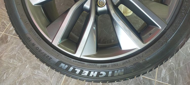 แม็กฮอนด้า ขอบ18 พร้อมยางมิชลิน 225 50 18 ปี23 แม็กสวยทุกวงไม่คดไม่ดุ้งไม่แตก ยางสวยทุกเส้นตามรูป  ใส่ HRV ได้ทุกรุ่น รูปที่ 10