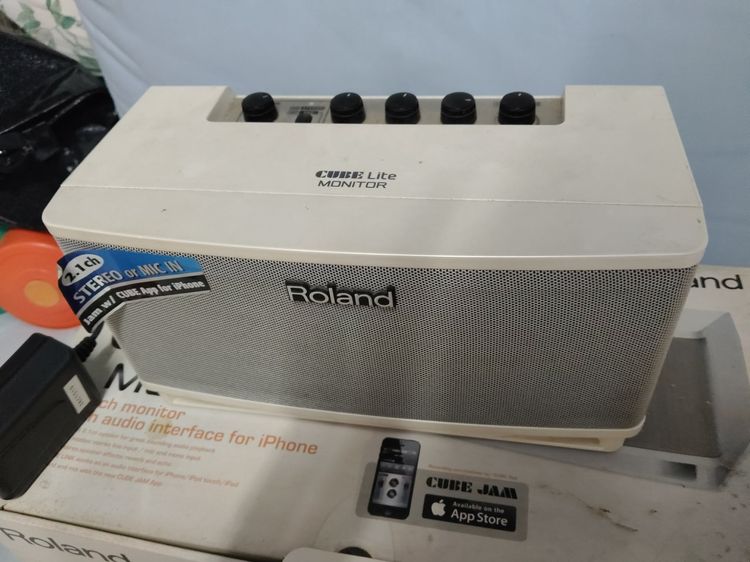 แอมป์พกพา Roland Cube lite monitor รูปที่ 2