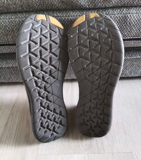 รองเท้าNIKE UK5.5 EUR39 CM25 รูปที่ 3