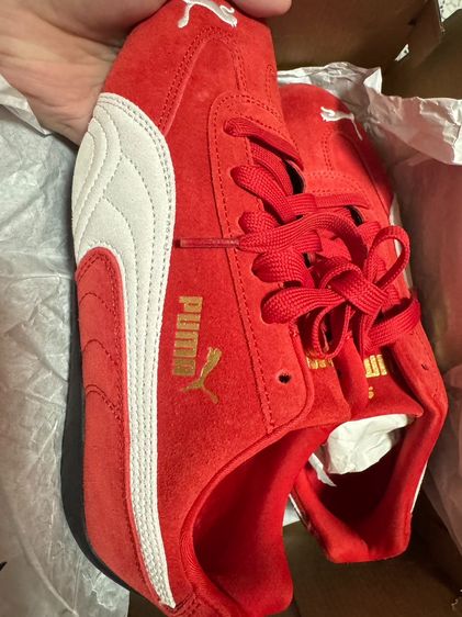 รองเท้า puma สภาพ เหมือนใหม่ เนื่องจากใส่ถ่ายรุปในคาเฟ่ ไป 1 ชม 