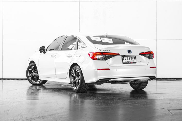 Honda Civic 2024 2.0 eHEV EL+ Sedan ไฮบริด ไม่ติดแก๊ส เกียร์อัตโนมัติ ขาว รูปที่ 4