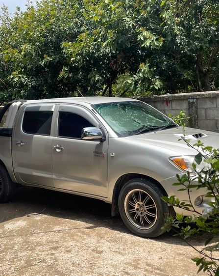 รถ Toyota Hilux Vigo 3.0 G สี บรอนซ์เงิน