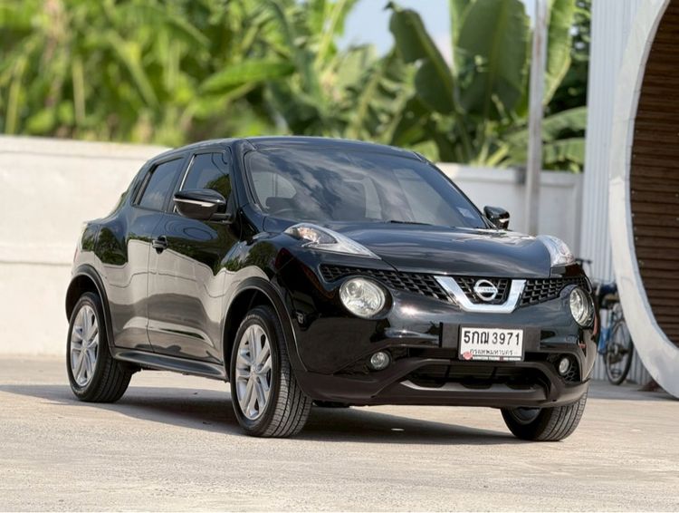 รถ Nissan Juke 1.6 E สี ดำ