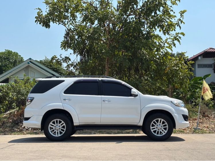 Toyota Fortuner 2014 2.5 V Utility-car ดีเซล ไม่ติดแก๊ส เกียร์อัตโนมัติ ขาว รูปที่ 4