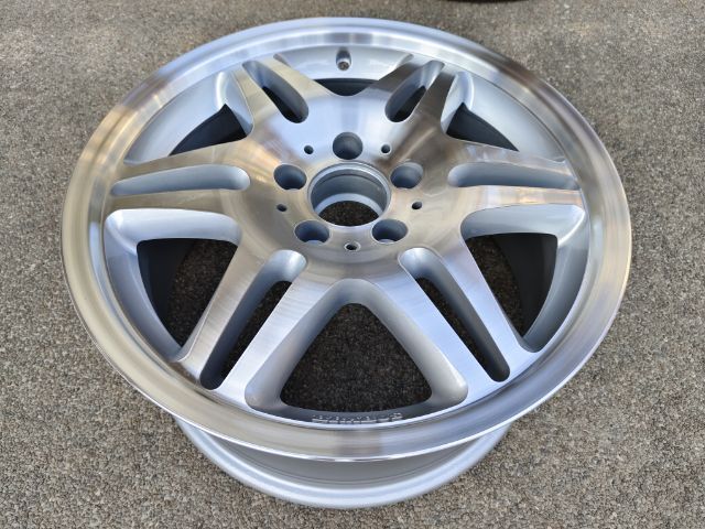 ล้อ BRABUS Monoblock 6 แท้ ขอบ 17 กว้าง 8 ออฟเซ็ท 30 4วง มีฝากลางงานเทียบอย่างดีให้4ฝา ล้อพร้อมใส่ใช้งานกับเบนซ์ได้หลายรุ่น รูปที่ 3