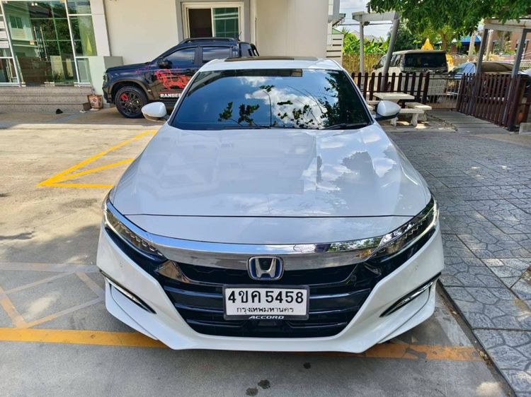 รถ Honda Accord 2.0 e:HEV Tech สี ขาว