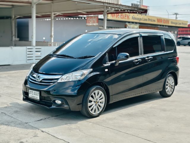 Honda Freed 2013 1.5 E Sport เบนซิน เกียร์อัตโนมัติ ดำ รูปที่ 2