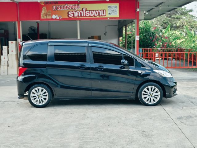 Honda Freed 2013 1.5 E Sport เบนซิน เกียร์อัตโนมัติ ดำ รูปที่ 4