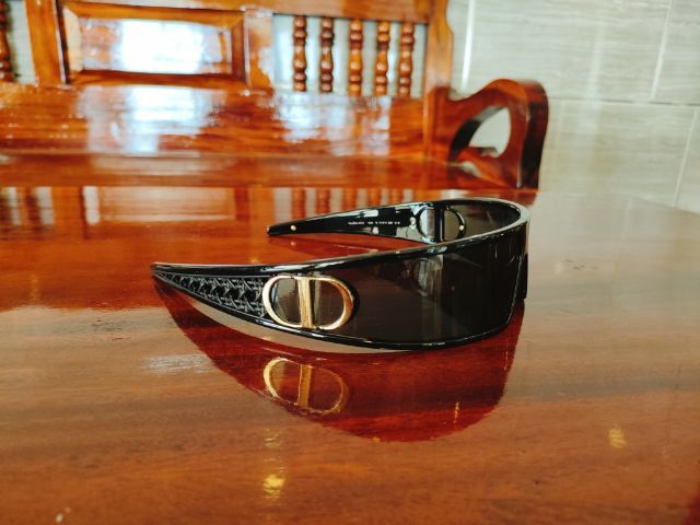 แว่นกันแดด Christian Dior แท้ มือสอง สภาพสวยๆ รูปที่ 4