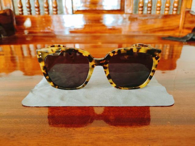 แว่นกันแดด Gentle Monster แท้ สภาพสวยๆ