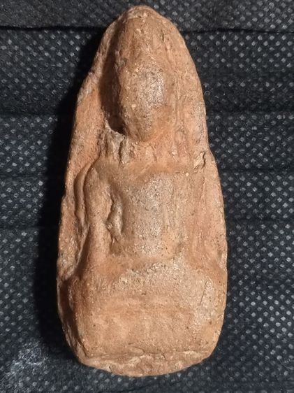 พระหูยานเนื้อดินพร้อมตลับพุก