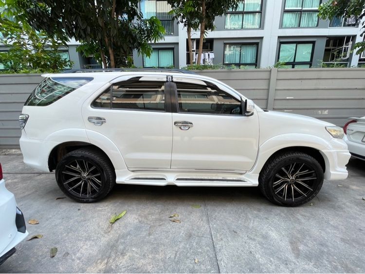Toyota Fortuner 2013 2.7 V Utility-car เบนซิน ไม่ติดแก๊ส เกียร์อัตโนมัติ ขาว รูปที่ 3