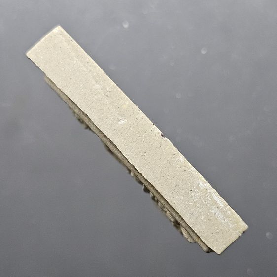 พระพุทธชินสีห์ ภปร ทันโตเสฏโฐ เนื้อผง พิมพ์ใหญ่ มวลสารผสมผงพระทนต์ในหลวง(ฟัน)และผงจิตรลดา พ.ศ.2533 พร้อมกล่องเดิม รูปที่ 4