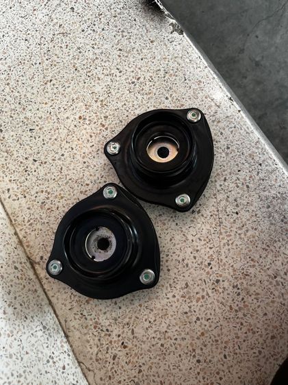 เบ้าโช้คหน้า civic fd fb 