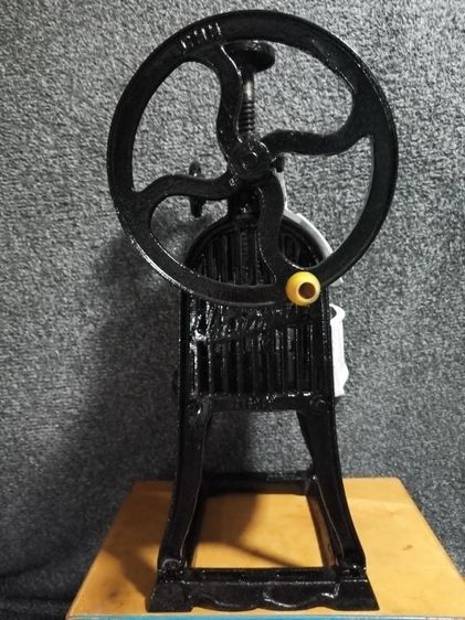 เครื่องใสน้ำแข็งมือโบราณ รูปที่ 3