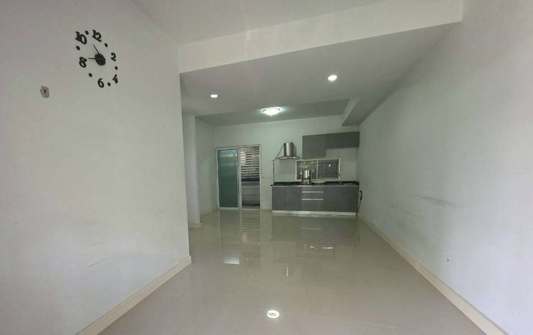 Areeya Property ไม่มี ทาวน์เฮ้าส์ 2 ชั้น 17.6 ตร.ว. หมู่บ้านอารียาเดอะคัลเลอร์ เฟส3 วงแหวน-รามอินทรา ใกล้แฟชั่นไอส์แลนด์ ซอยสุเหราคลอง15 ถนนรามอินทรา