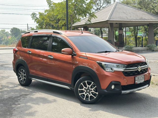 รถ Suzuki XL7 1.5 GLX สี ส้ม