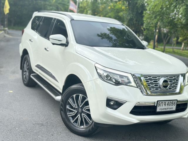 รถ Nissan Terra 2.3 VL สี ขาว