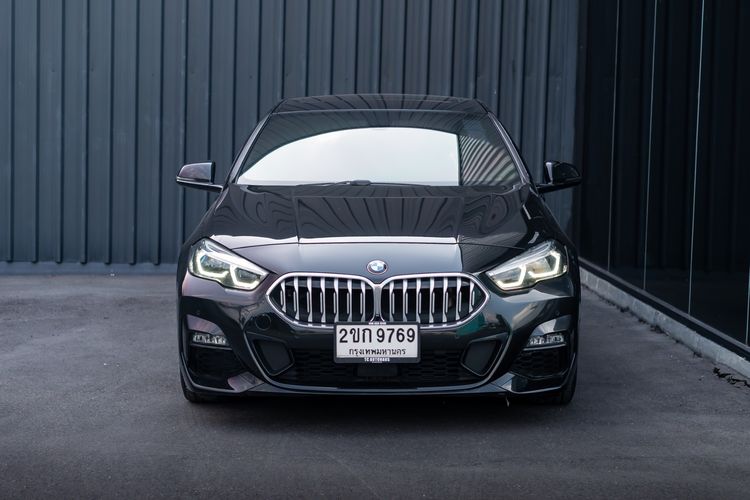 BMW Series 2 2021 220i Sedan เบนซิน ไม่ติดแก๊ส เกียร์อัตโนมัติ ดำ รูปที่ 2