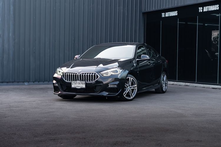BMW Series 2 2021 220i Sedan เบนซิน ไม่ติดแก๊ส เกียร์อัตโนมัติ ดำ รูปที่ 3