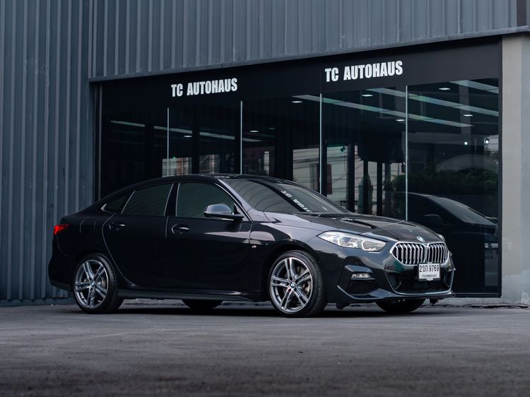 รถ BMW Series 2 220i สี ดำ