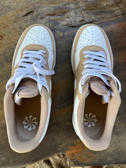 รองเท้าใหม่มาก ๆ รูปที่ 2