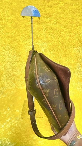 LOUIS VUITTON Monogram  Tango Short Shoulder Bag DC 0070 รูปที่ 6