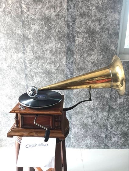 เครื่องเล่นแผ่นเสียง ปากแตรทองเหลือง สะสม