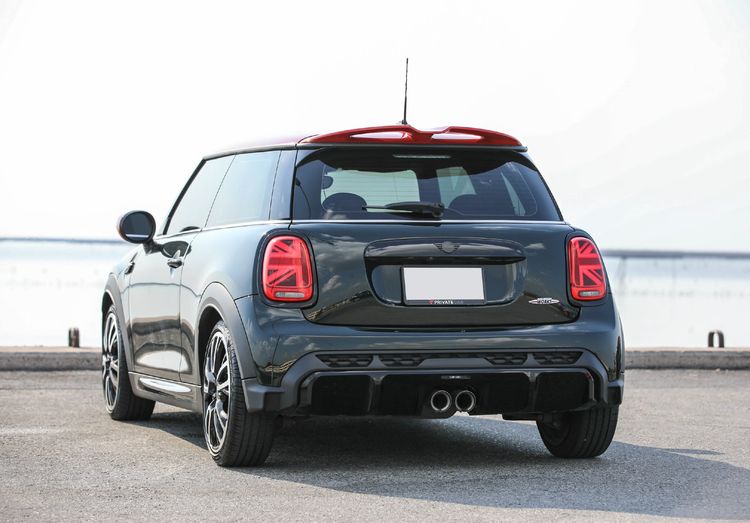 Mini JOHN COOPER WORK 2021 2.0 John Cooper Works Sedan เบนซิน ไม่ติดแก๊ส เกียร์อัตโนมัติ เขียว รูปที่ 2