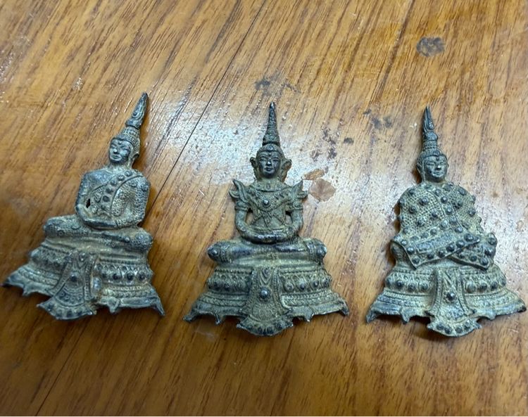 รวม3องค์ครบชุดสะสมครับ( 990฿)พระเก่าๆ พระเหมาๆบ้านๆ พระคนแก่เก่าๆเก็บ ทิ้งใว้ก่อนจากไป 081-3330446 line tonyabu 