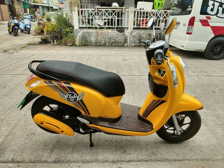 🛵ยังไงก็ขาย SCOOPY-i ปี 60 เครื่องดี สีสวย สตาร์ทมือ เล่มชุดโอนครบ+เปลี่ยนถ่ายน้ำมันเครื่องฟรี ส่งฟรี30 ก.ม รูปที่ 3