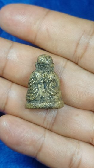 พระรูปหล่อ หลวงพ่อเงินปืนแตก พ.ศ.2528 พิมพ์เศียรกลมเล็ก รูปที่ 2