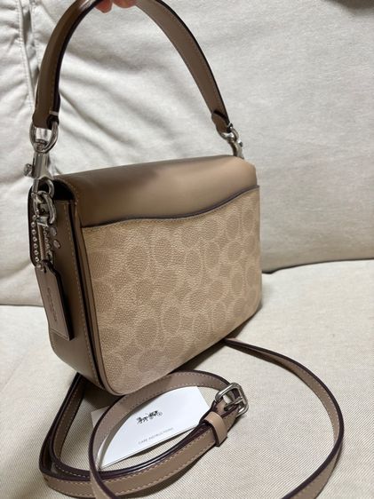 COACH รูปที่ 5