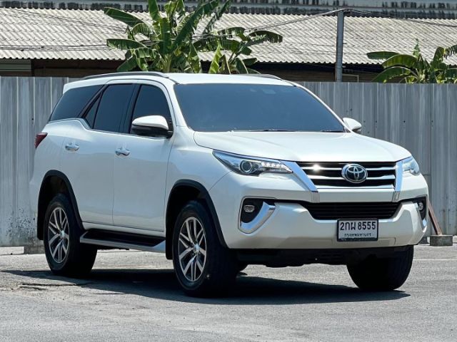 Toyota Fortuner 2019 2.4 V Pickup ดีเซล ไม่ติดแก๊ส เกียร์อัตโนมัติ ขาว รูปที่ 4