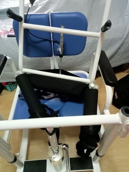 รถเคลื่อนย้ายคนป่วย และผู้สูงอายุ รูปที่ 2