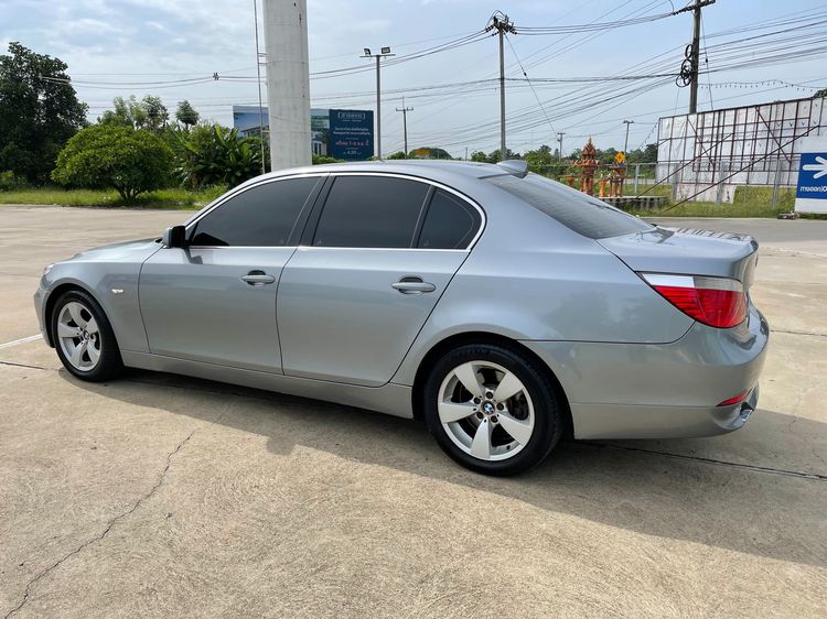 BMW Series 5 2004 525i Sedan เบนซิน ไม่ติดแก๊ส เกียร์อัตโนมัติ เทา รูปที่ 4