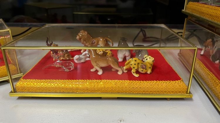 ของตกแต่งพร้อมกล่องกระจก รูปที่ 5