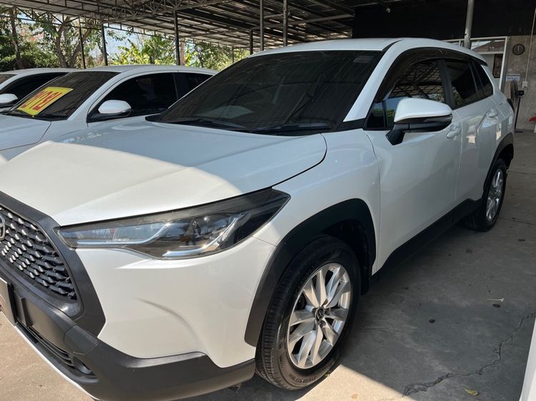 รถ Toyota Corolla Cross 1.8 Sport สี ขาว