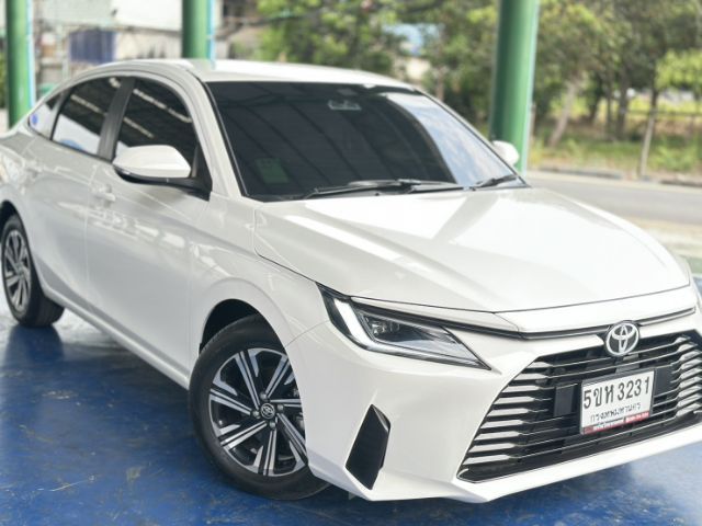 รถ Toyota Yaris ATIV 1.2 Smart สี ขาว