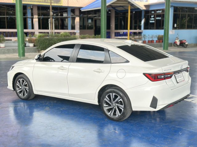 Toyota Yaris ATIV 2024 1.2 Smart Sedan เบนซิน ไม่ติดแก๊ส เกียร์อัตโนมัติ ขาว รูปที่ 4