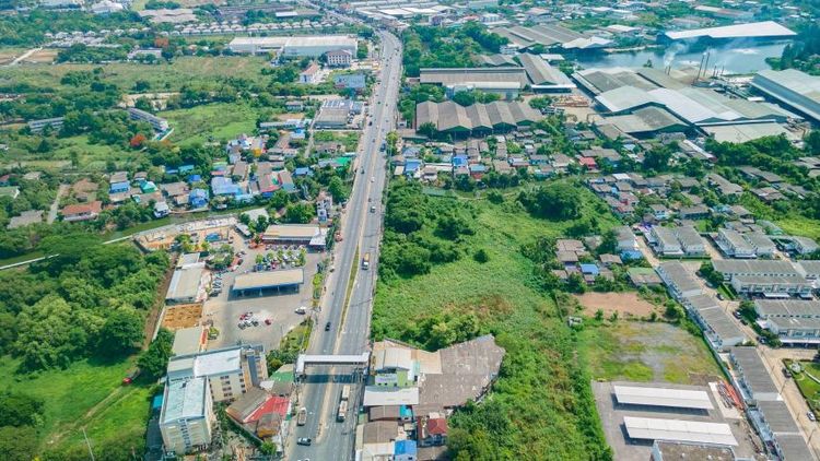 ขายตึก4.5 ชั้น ใกล้ตลาด ใกล้โรงเรียน ใกล้ปั๊มน้ำมัน ใกล้ธนาคาร ใกล้โรบินสันศรีสมาน ติดถนนใหญ่ ถนนติวานนท์ สนใจโทร 0657894642