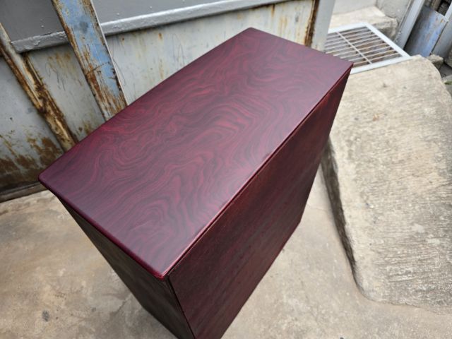 ตู้ไม้จริง ลายไม้ชัด สินค้าเก่าเก็บ
สินค้ามือสอง สภาพตามรูปพิจารณาก่อนตัดสินใจ
ขนาด กว้าง 39CM ยาว 79CM สูง 90CM
ราคา 500 บาท รูปที่ 4