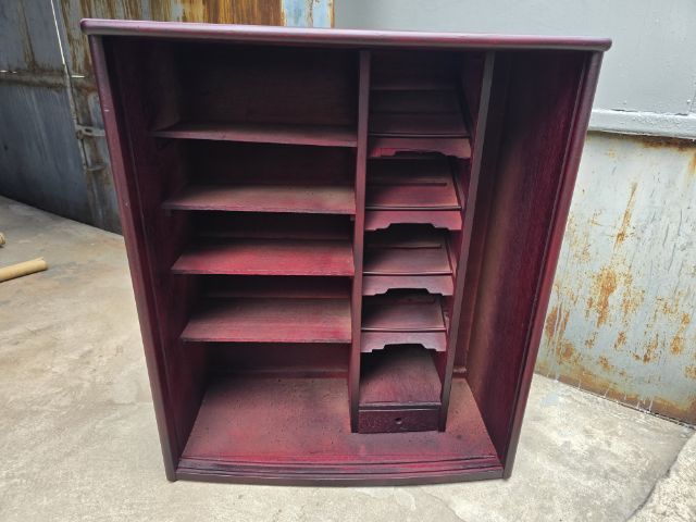 ตู้ไม้จริง ลายไม้ชัด สินค้าเก่าเก็บ
สินค้ามือสอง สภาพตามรูปพิจารณาก่อนตัดสินใจ
ขนาด กว้าง 39CM ยาว 79CM สูง 90CM
ราคา 500 บาท