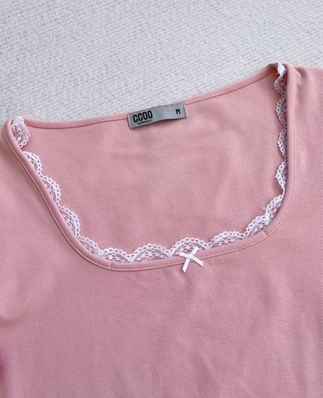 เสื้อยืดคอเหลี่ยมแต่งลูกไม้ CC-OO รูปที่ 3