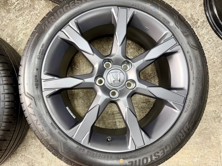 ล้อแม็ก HONDA ใส่ HRV ขอบ 18” ถอดป้ายแดง ยาง BRIDGESTONE 225-50R18 ปี 25 ครับหน้ายางยังอยู่ครบ  รูปที่ 6