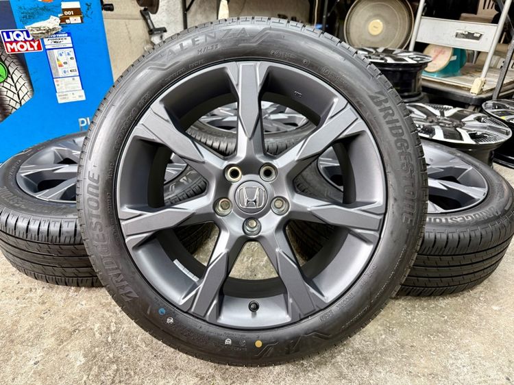 18" ล้อแม็ก HONDA ใส่ HRV ขอบ 18” ถอดป้ายแดง ยาง BRIDGESTONE 225-50R18 ปี 25 ครับหน้ายางยังอยู่ครบ 