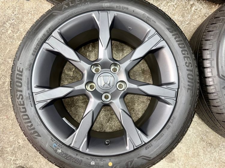 ล้อแม็ก HONDA ใส่ HRV ขอบ 18” ถอดป้ายแดง ยาง BRIDGESTONE 225-50R18 ปี 25 ครับหน้ายางยังอยู่ครบ  รูปที่ 5
