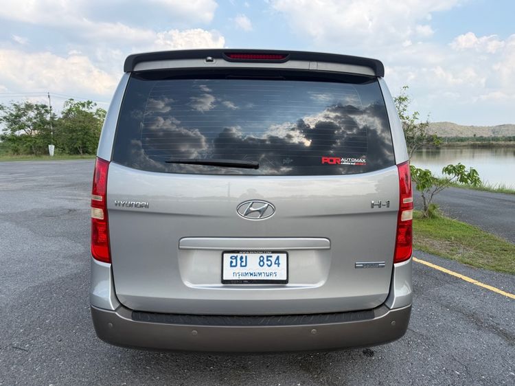 Hyundai H-1  2013 2.5 Deluxe Van ดีเซล ไม่ติดแก๊ส เกียร์อัตโนมัติ เทา รูปที่ 2